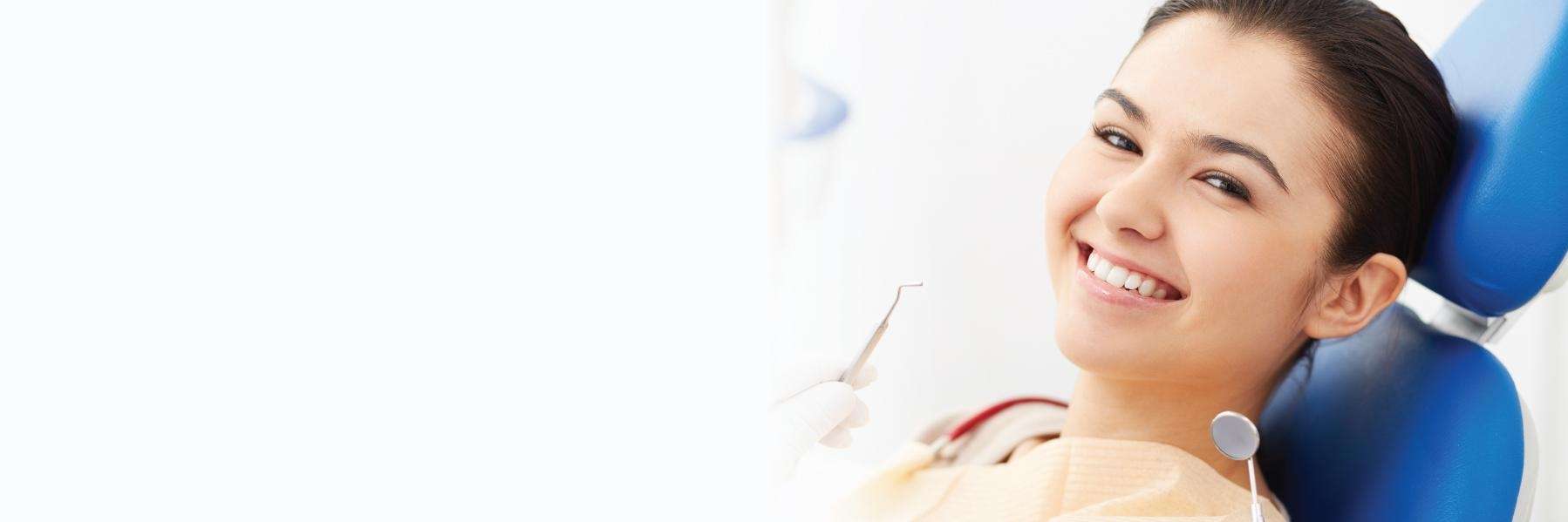 woman at the walk in dentist milwaukee