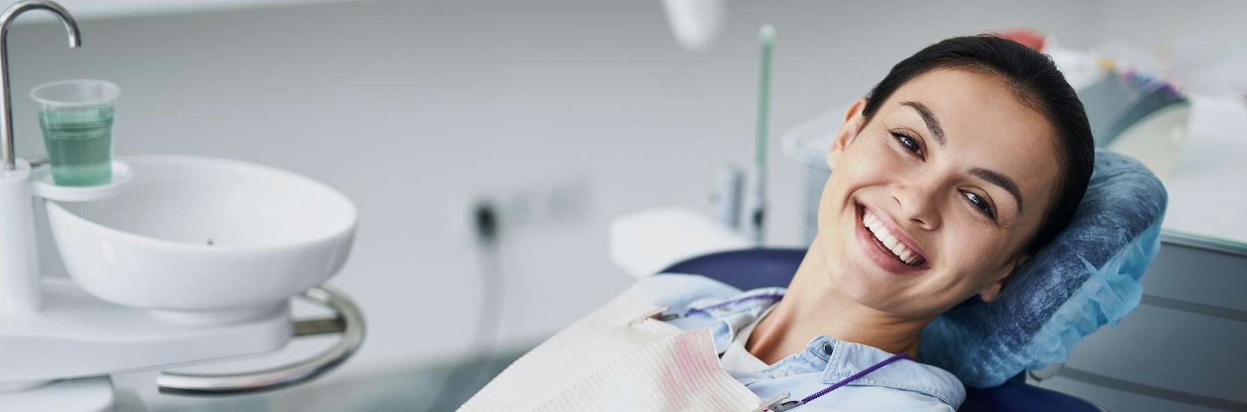 woman visiting general dentist west allis